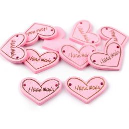 Handmade címke, fa, felvarrható szív, 23x30mm, 120630, 10db, rózsaszín