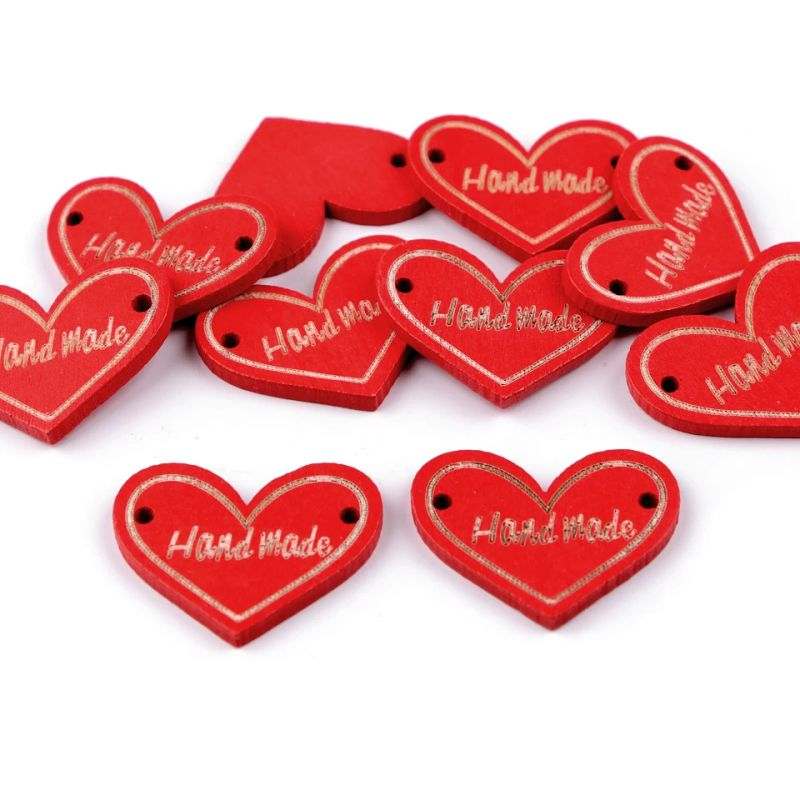 Butika.hu hobby webáruház - Handmade címke, fa, felvarrható szív, 23x30mm, 120630, 10db, piros