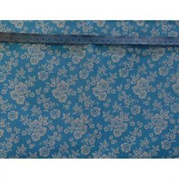 Kék alapon halványkék virág mintás anyag patchwork pamutvászon, 140cm/0,5m