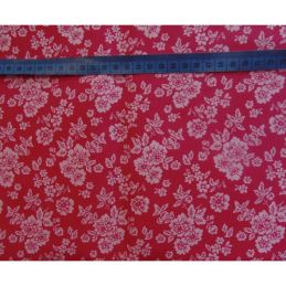 Butika.hu hobby webáruház - Ciklámen alapon halványrózsaszín virág mintás anyag patchwork pamutvászon, 140cm/0,5m