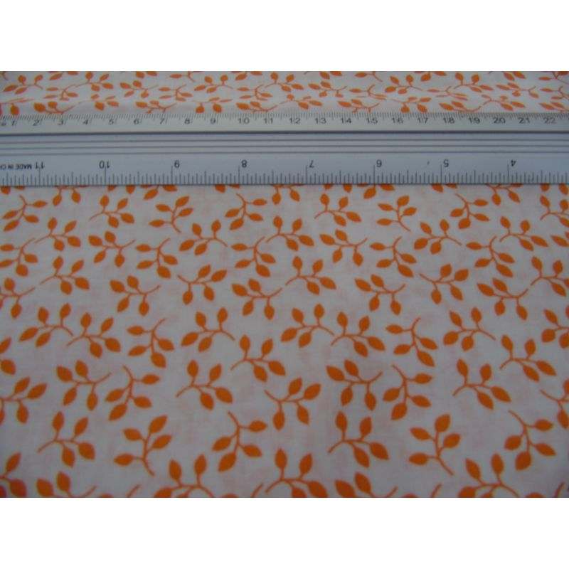 Butika.hu hobby webáruház - Fehér alapon narancs leveles ágacska mintás anyag patchwork pamutvászon, 140cm/0,5m